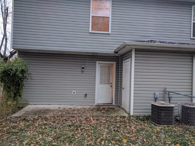 1527 Lynch Ln #B - Photo 6 of 17