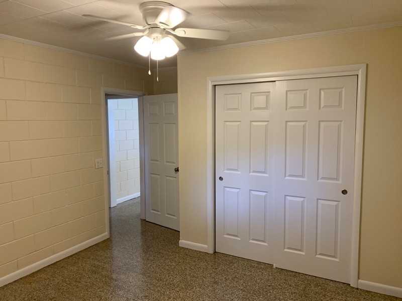 1619 25th St - Photo 6 of 8