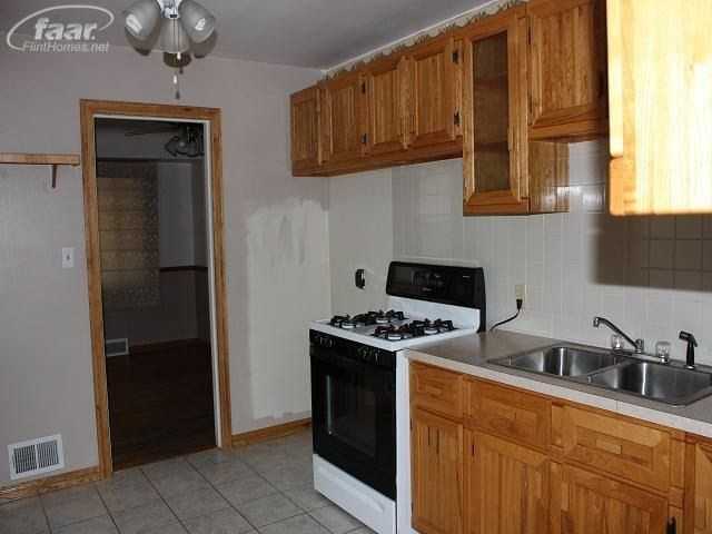 1418 Knight Ave - Photo 5 of 6