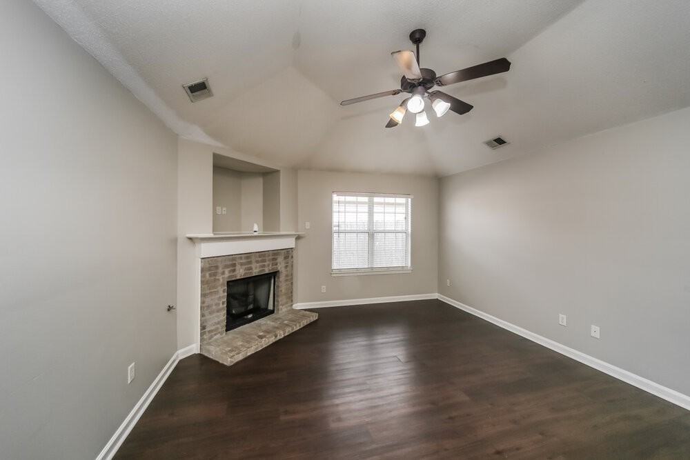 1719 Brentford Cv - Photo 5 of 19