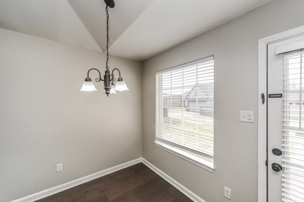 1719 Brentford Cv - Photo 7 of 19