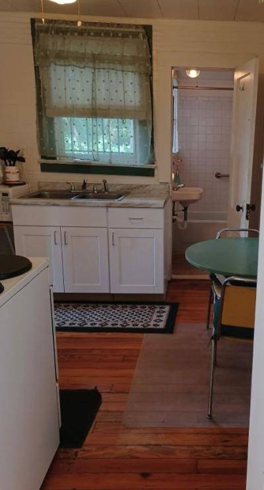 1023 E Comanche Ave #B - Photo 4 of 11