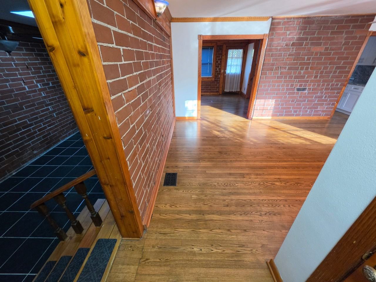 2107 Lou Dr W - Photo 2 of 22