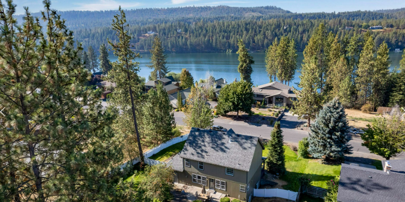 13108 W Shore Rd - Photo 2 of 15