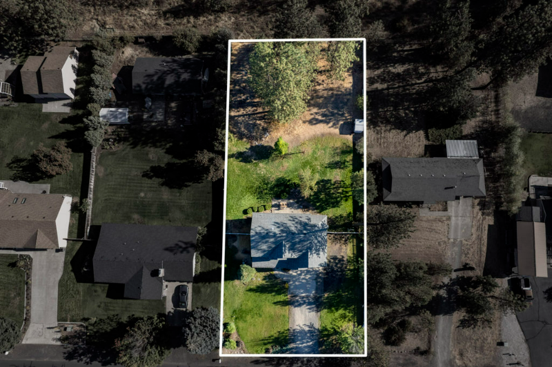 13108 W Shore Rd - Photo 3 of 15