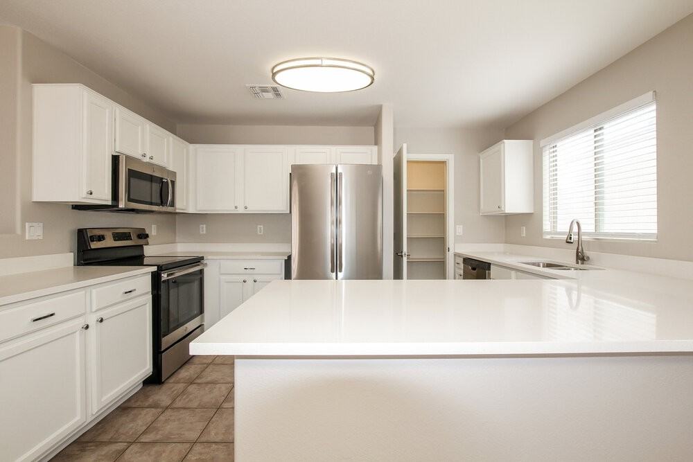 12830 W Via Camille - Photo 7 of 17