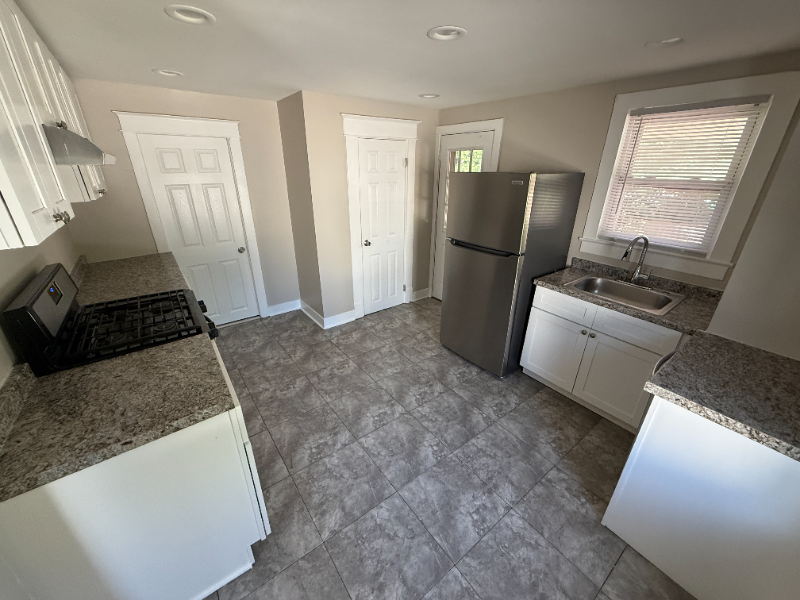 306 Townsend St #2 - Photo 2 of 10