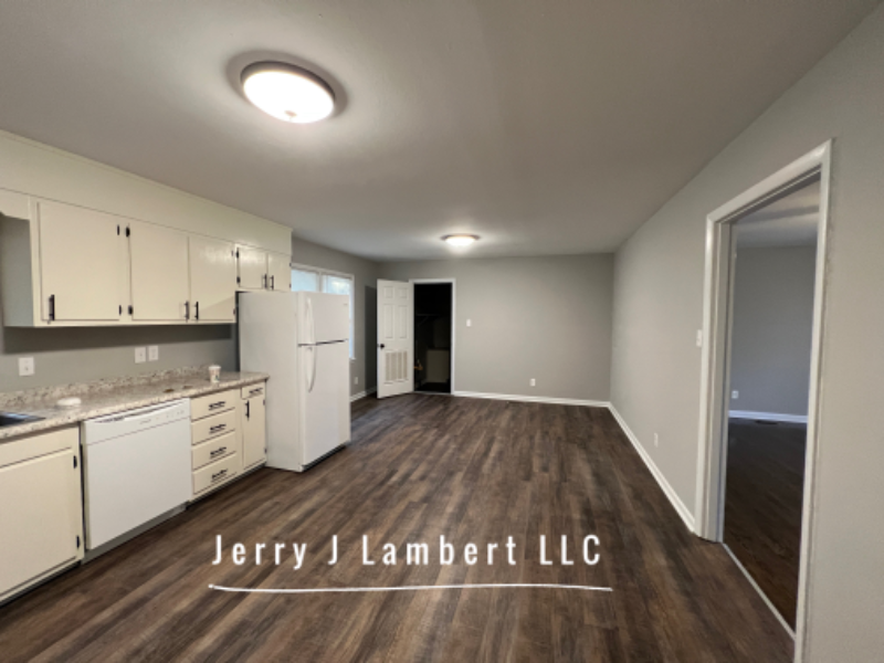 5330 Maryland Dr - Photo 3 of 19