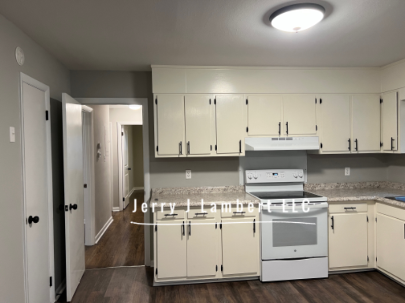 5330 Maryland Dr - Photo 5 of 19