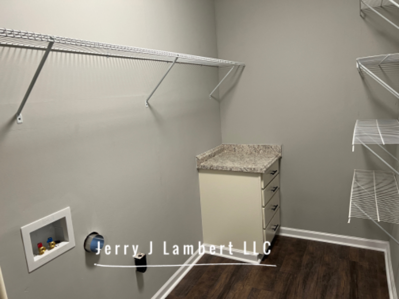 5330 Maryland Dr - Photo 6 of 19