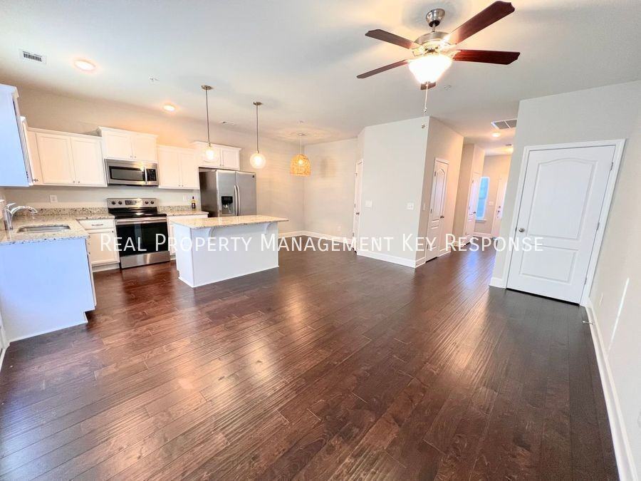 3032 Thornbury Pl - Photo 2 of 14
