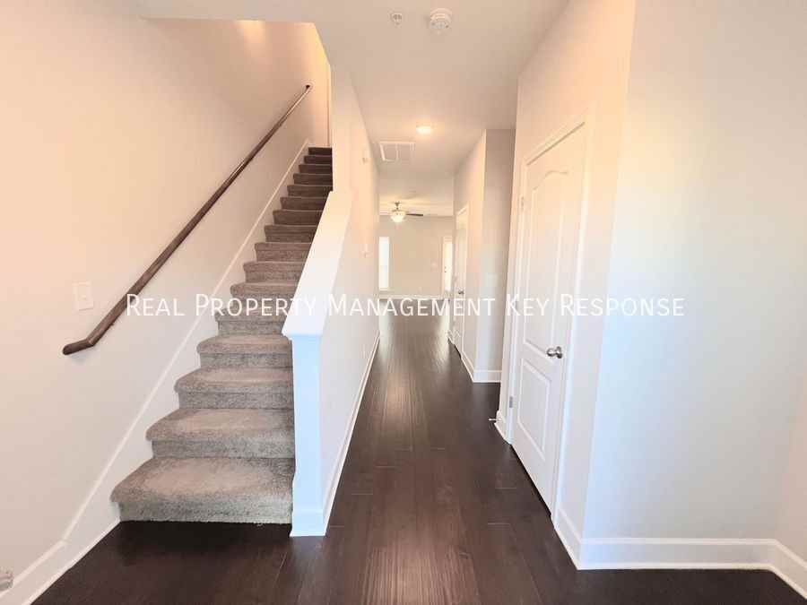 3032 Thornbury Pl - Photo 6 of 14