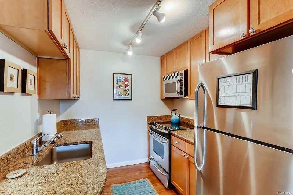 1150 Vine St #703 - Photo 7 of 18