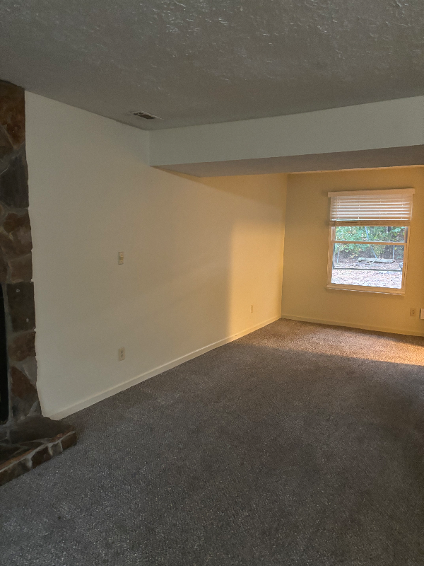 2801 Henslowe Dr - Photo 4 of 19