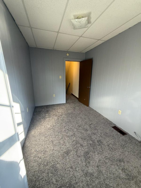 1109 16th Ave - Photo 3 of 9