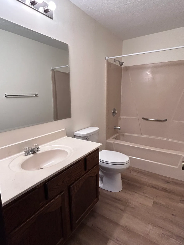 5140 W 7th St #9 - Photo 6 of 8
