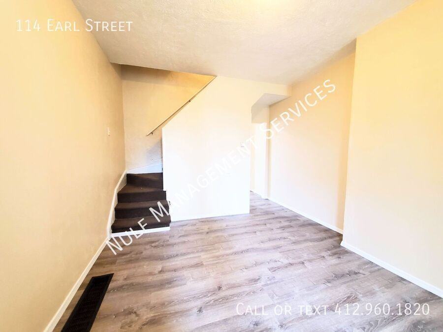 114 Earl St - Photo 3 of 6