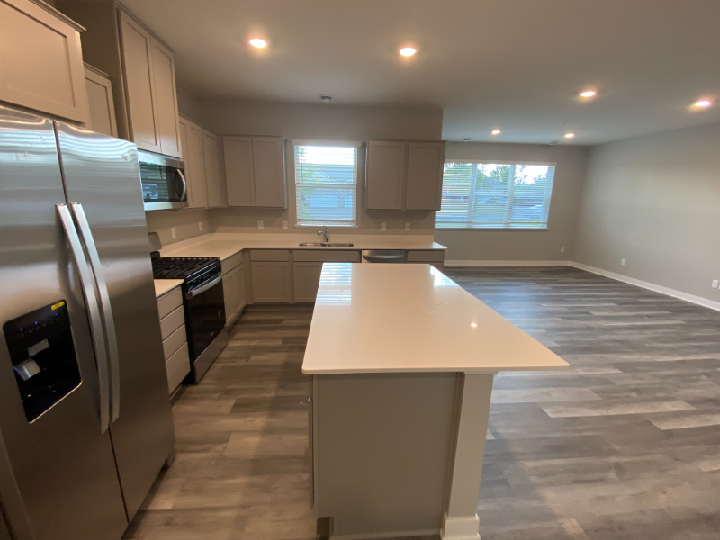 17079 Dysart Pl - Photo 4 of 25