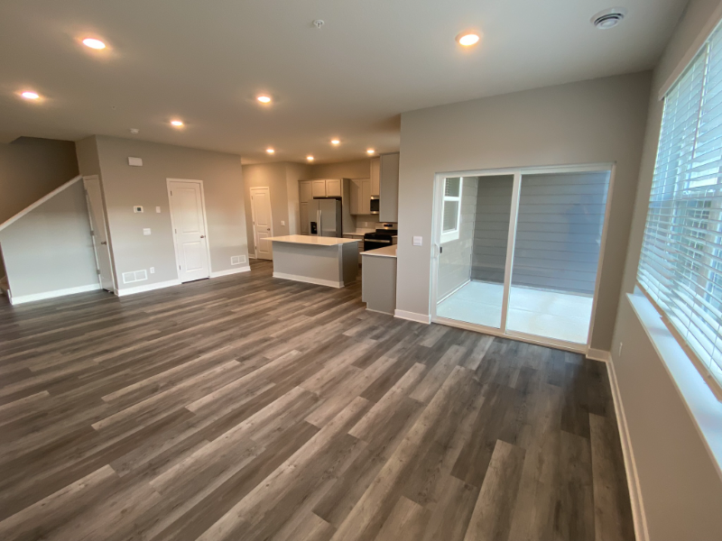 17079 Dysart Pl - Photo 5 of 25