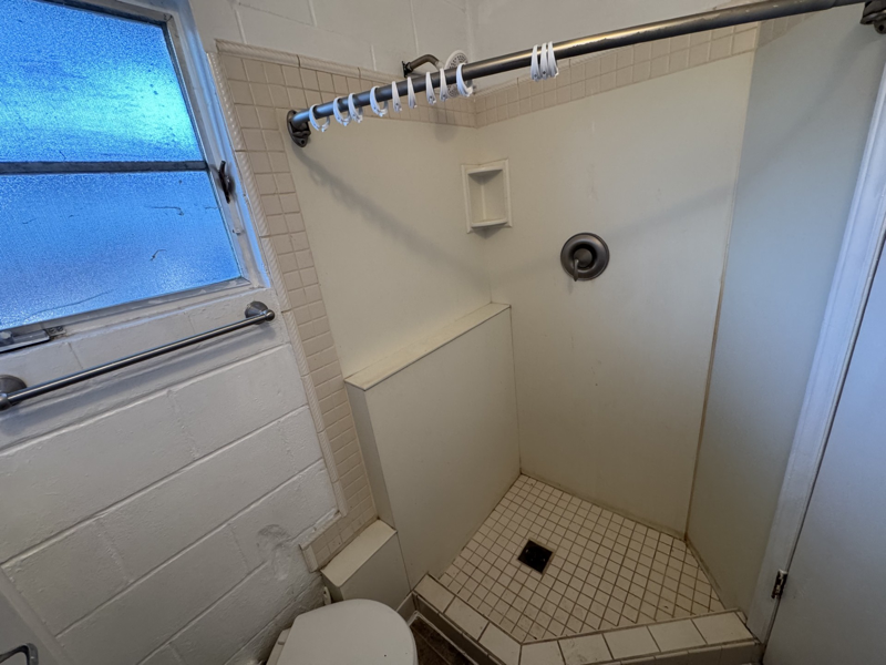 1033 W Columbia Ave #B - Photo 3 of 10