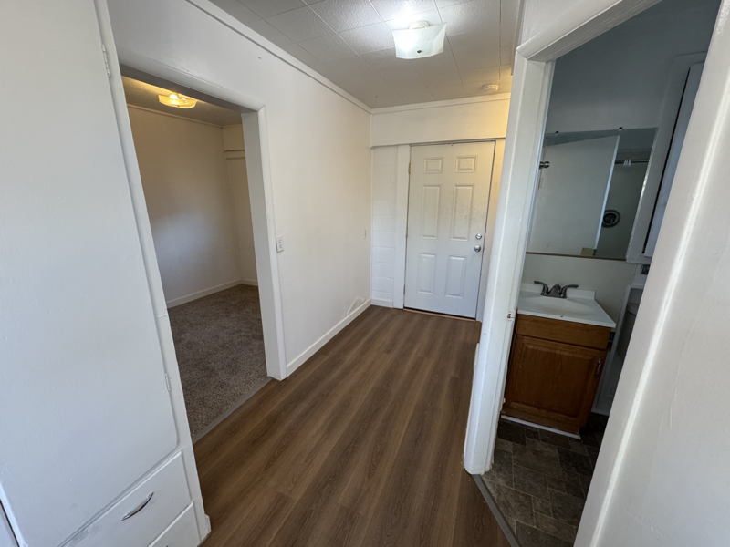 1033 W Columbia Ave #B - Photo 5 of 10