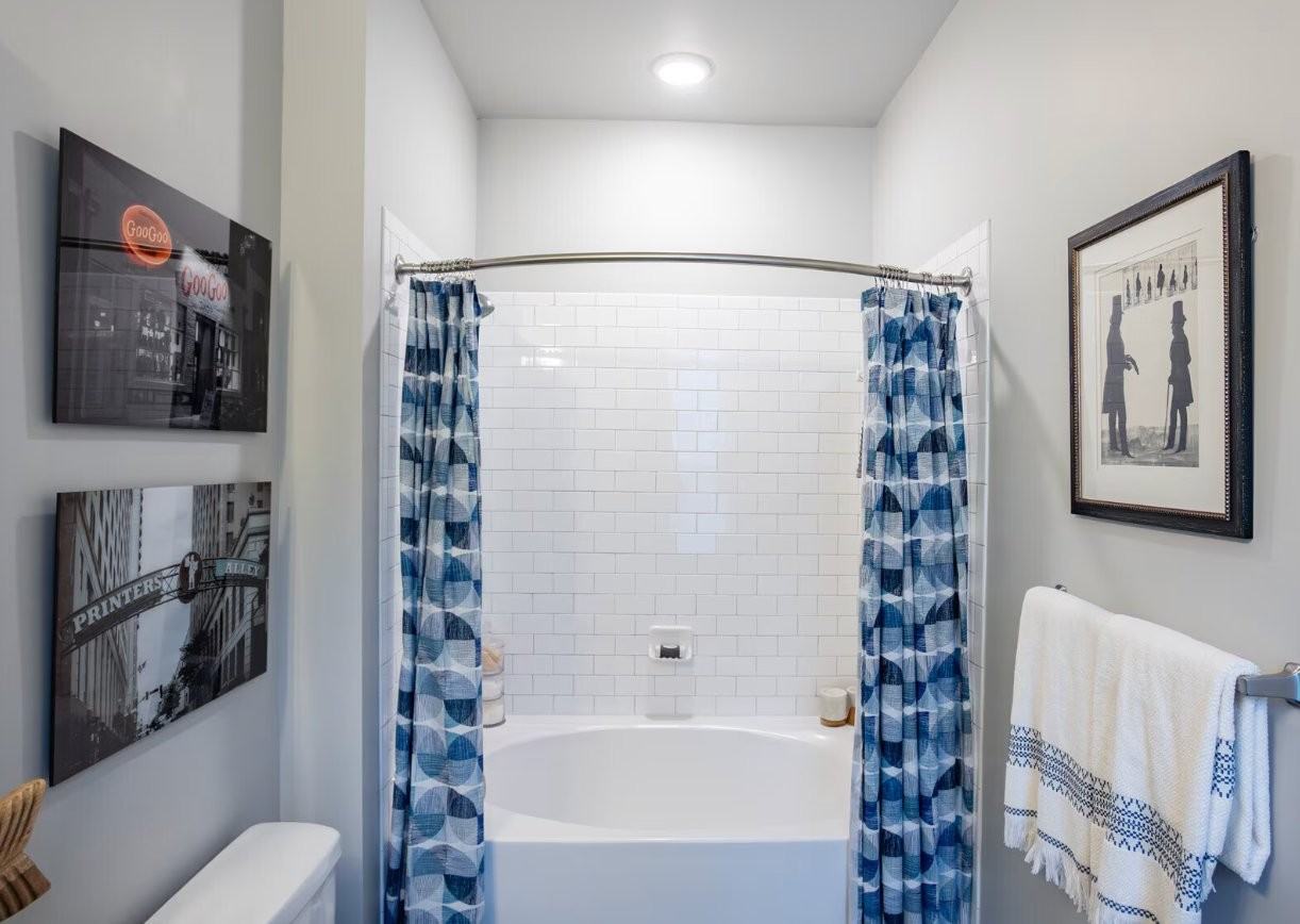 1122 N Clark St #1510 - Photo 6 of 9