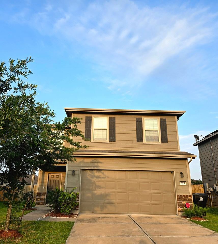 13911 Rock Range Ln