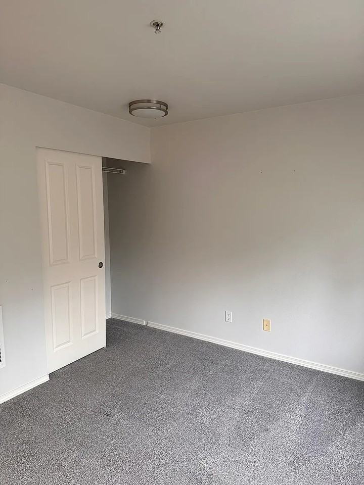 710 240th Way Se #C302 - Photo 3 of 3