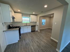featured image of 800 E Houston St