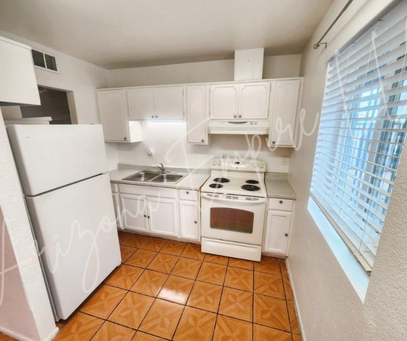 337 N 93rd St #2 - Photo 4 of 7