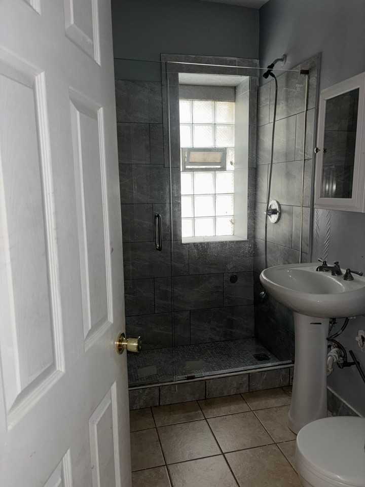 9714 S Avenue J #1FL - Photo 2 of 4
