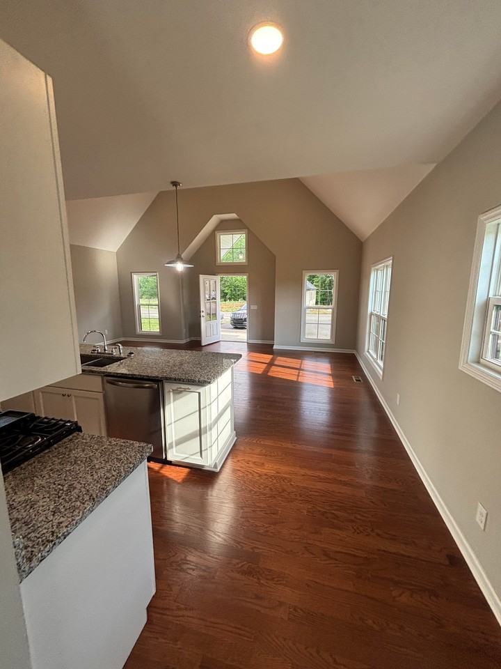 217 Cherokee Dr #16 - Photo 6 of 14