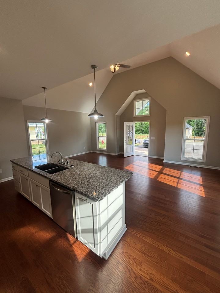 217 Cherokee Dr #16 - Photo 7 of 14