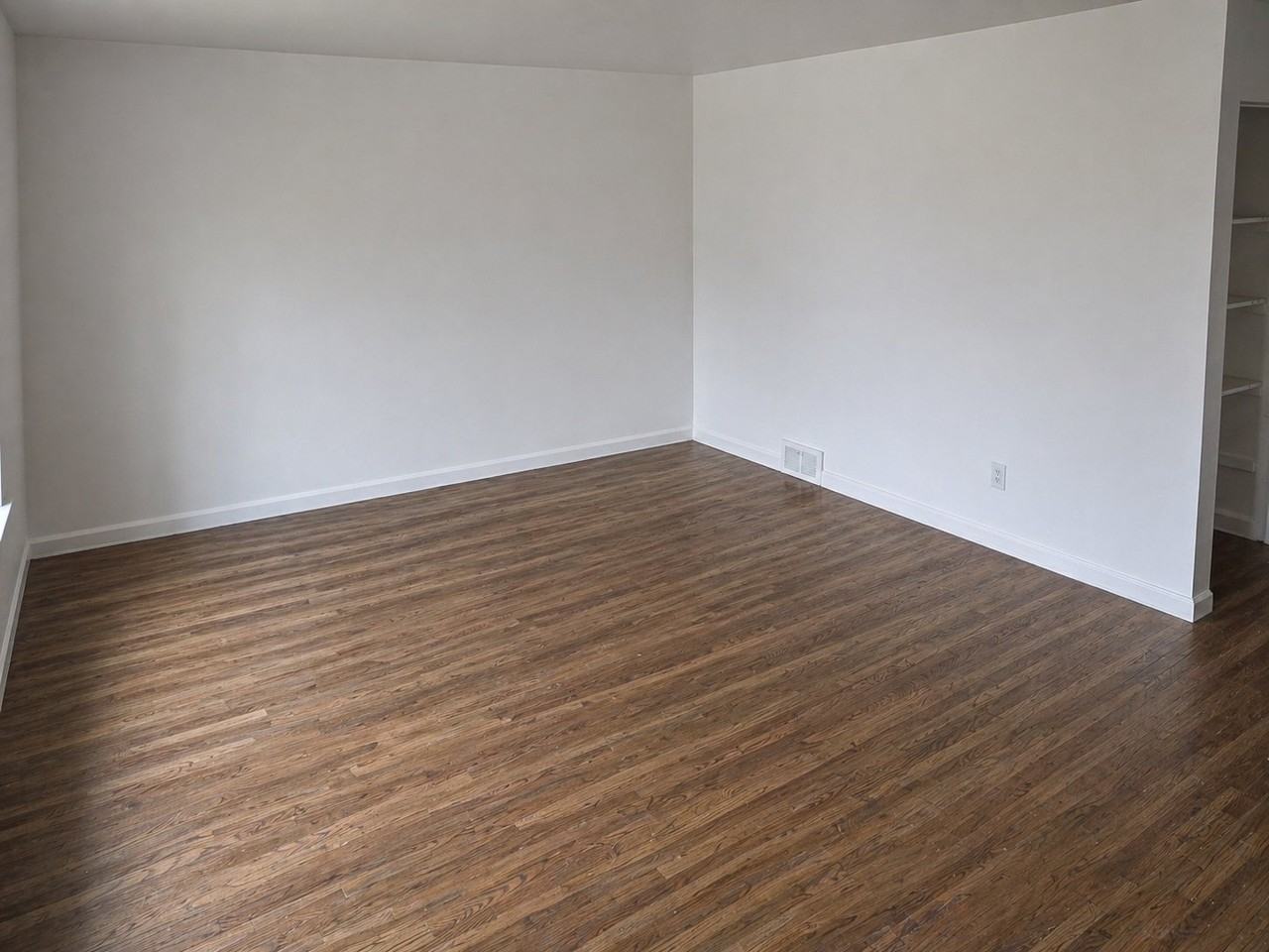 18884 Bloom St - Photo 2 of 19