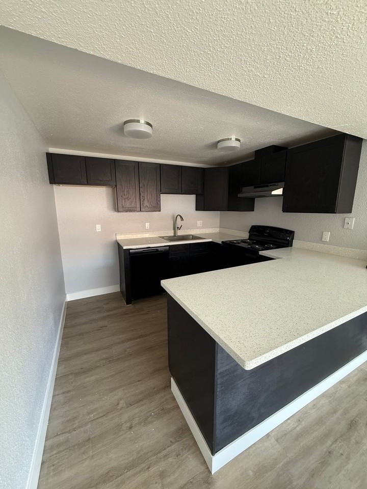 7325 Florinda Way - Photo 5 of 12