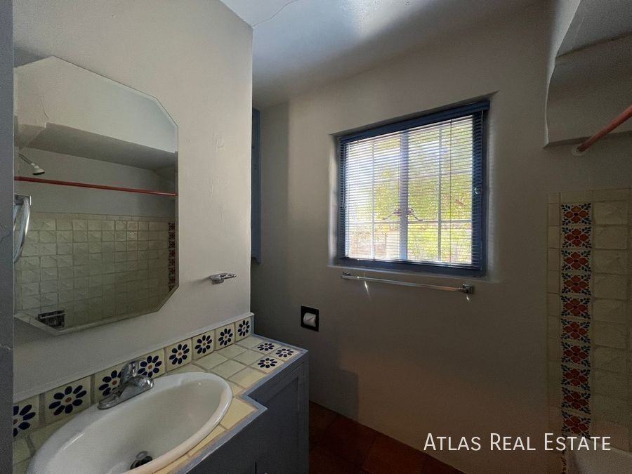 2732 N Martin Ave - Photo 5 of 25