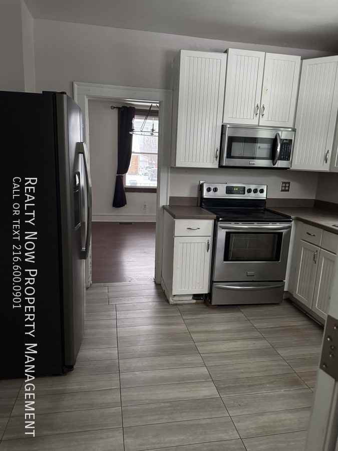 9474 Roxbury Rd - Photo 2 of 10