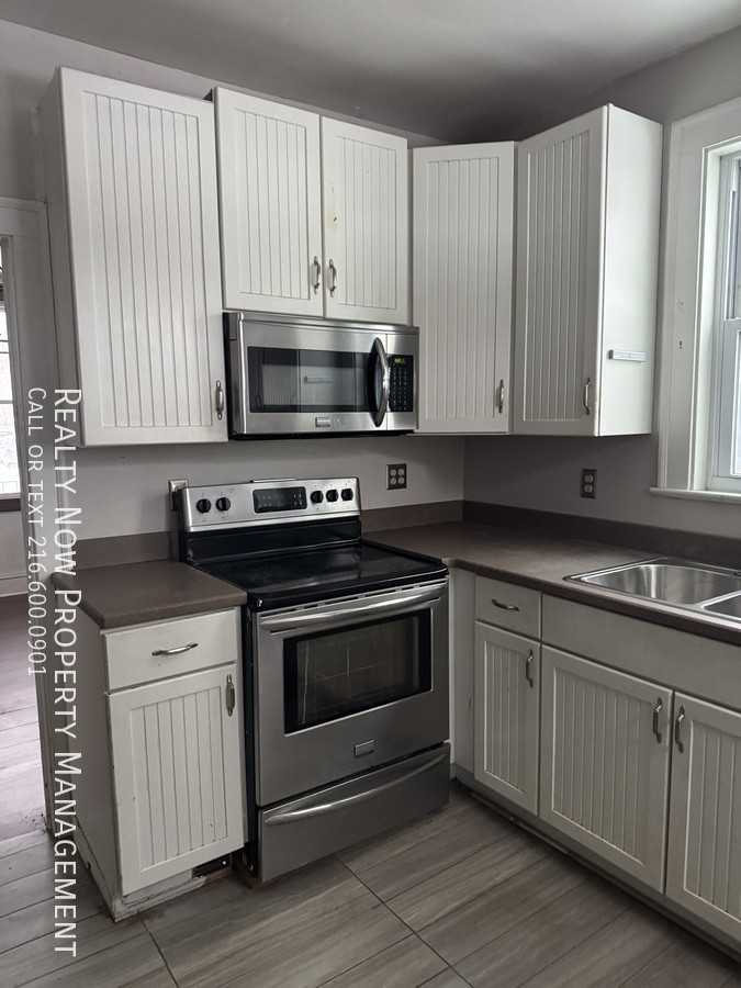 9474 Roxbury Rd - Photo 4 of 10