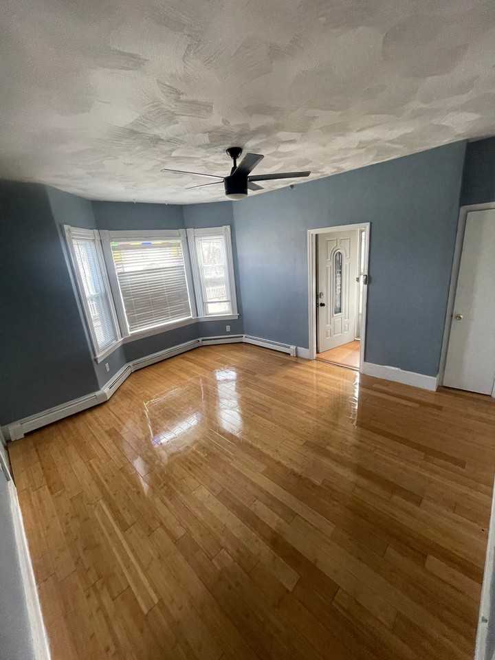 183 Connors St #1 - Photo 2 of 6