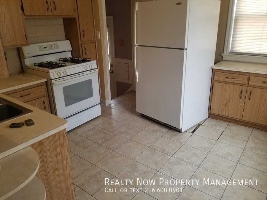 2611 Brookdale Ave - Photo 3 of 7
