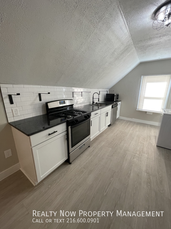 1409 Auburn Ave Unit 2 #2 - Photo 7 of 11