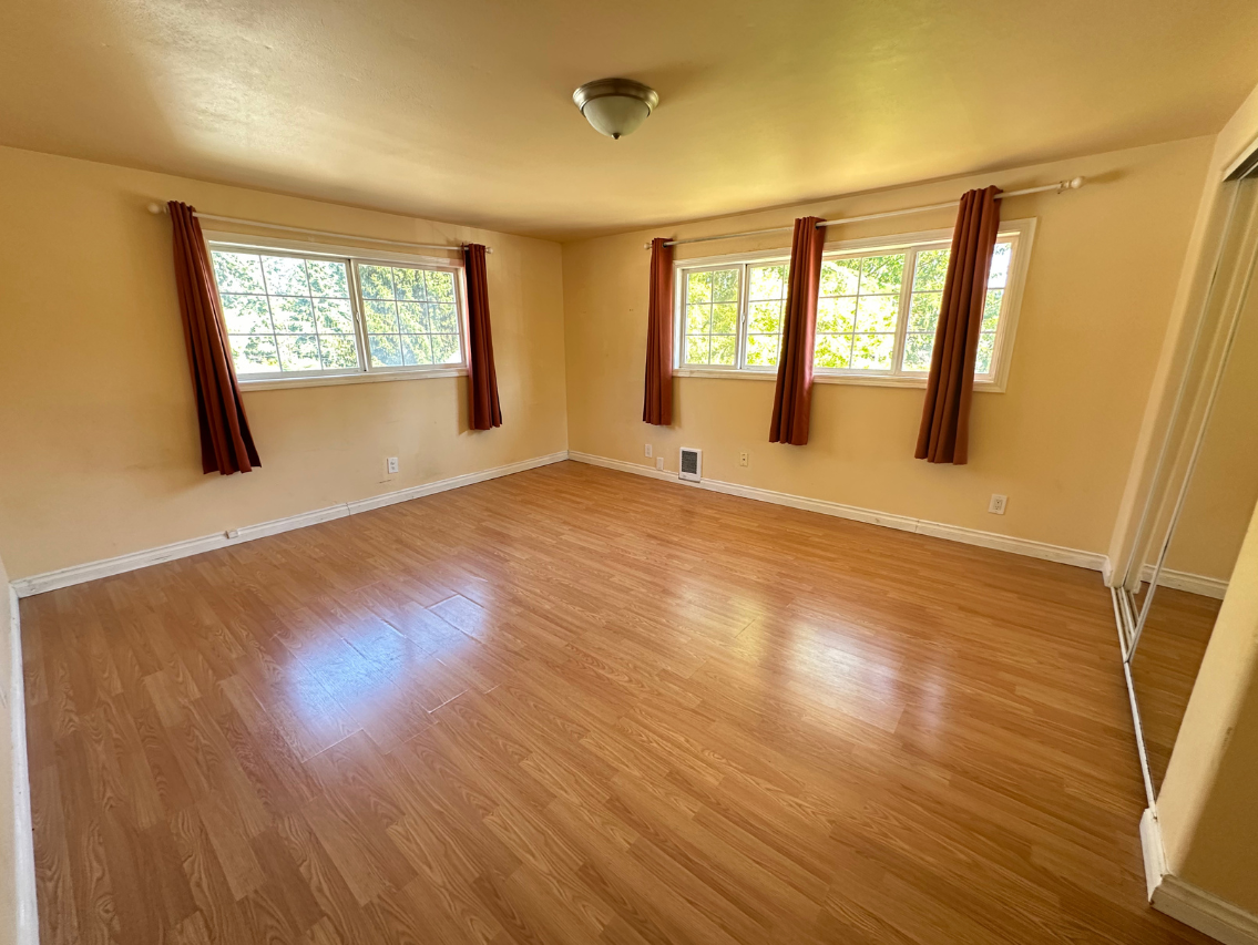 7819 203rd St Sw - Photo 4 of 13