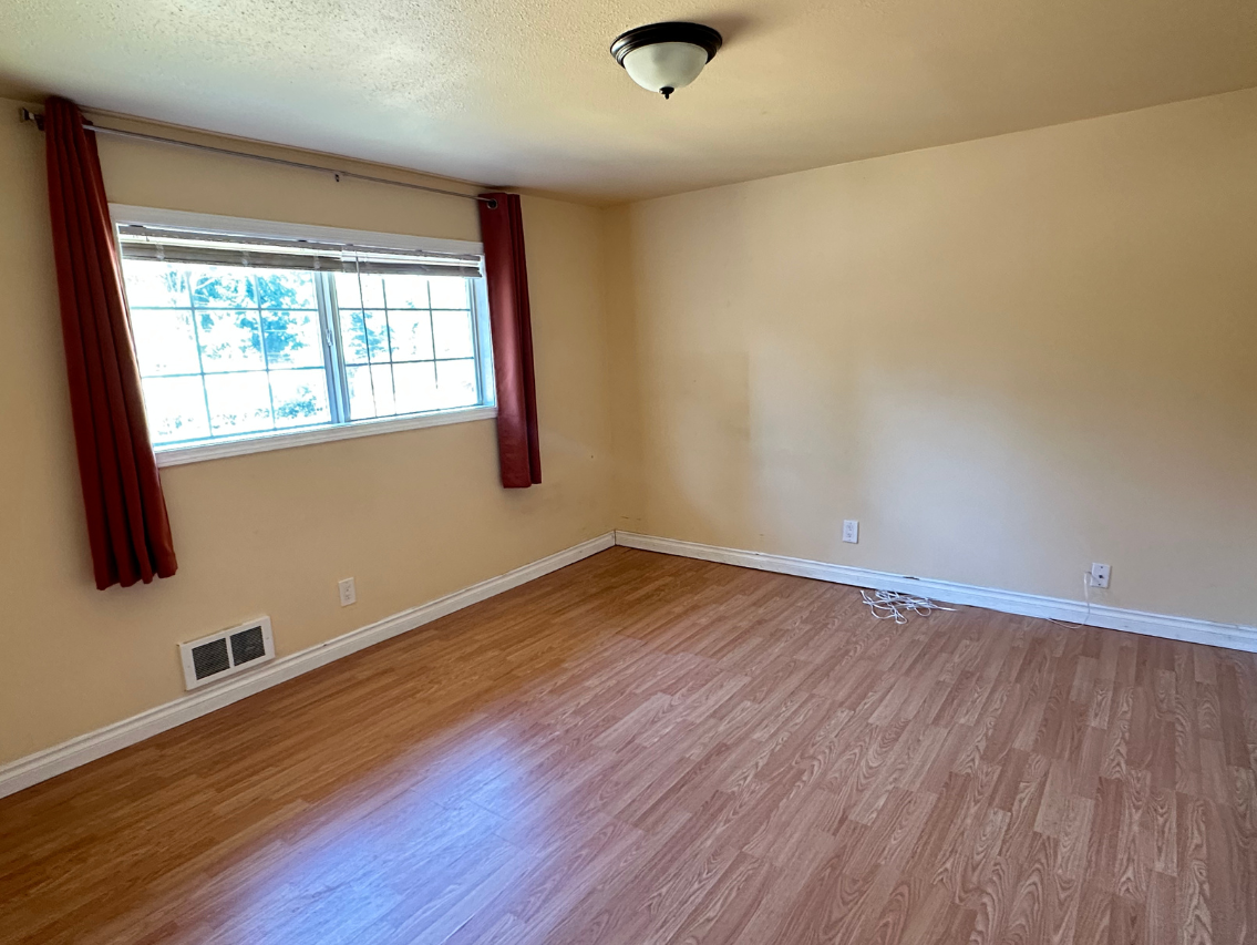 7819 203rd St Sw - Photo 6 of 13