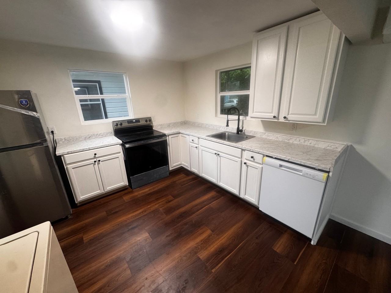 326 W College St #A - Photo 2 of 12