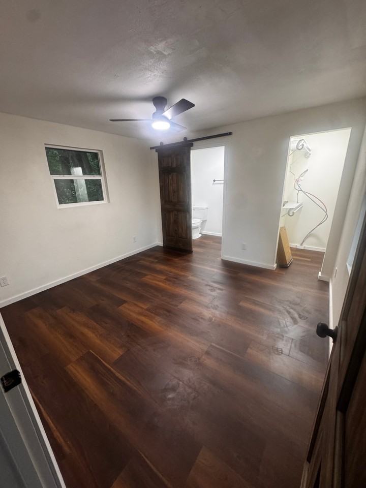 326 W College St #A - Photo 5 of 12