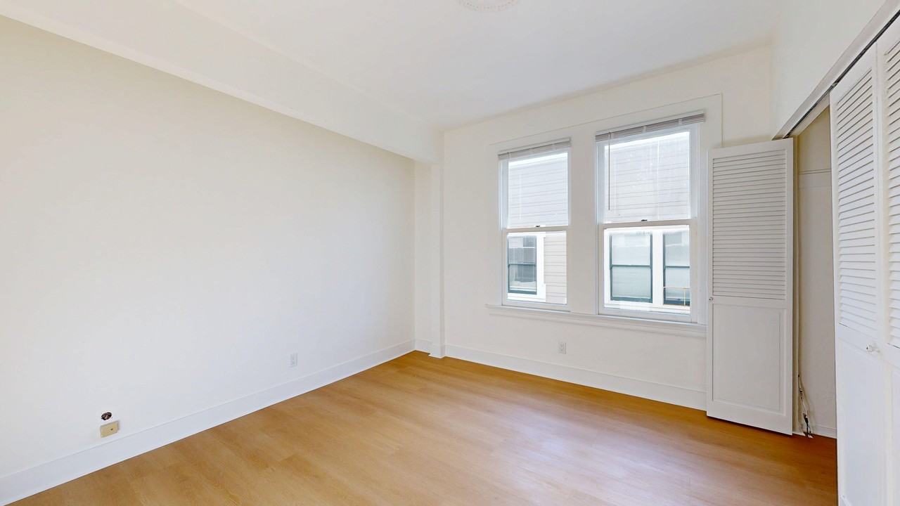 507 Greenwich St - Photo 7 of 13