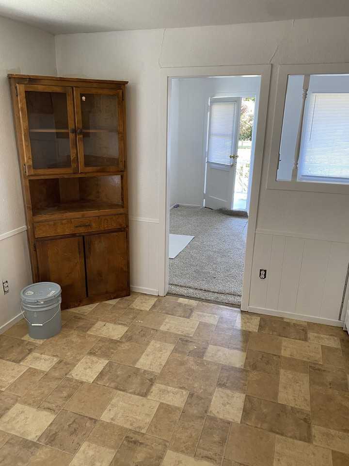 2120 Meadowbrook Ave - Photo 4 of 7