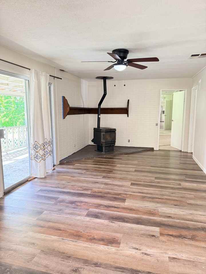 1970 Lonnon Rd - Photo 3 of 8