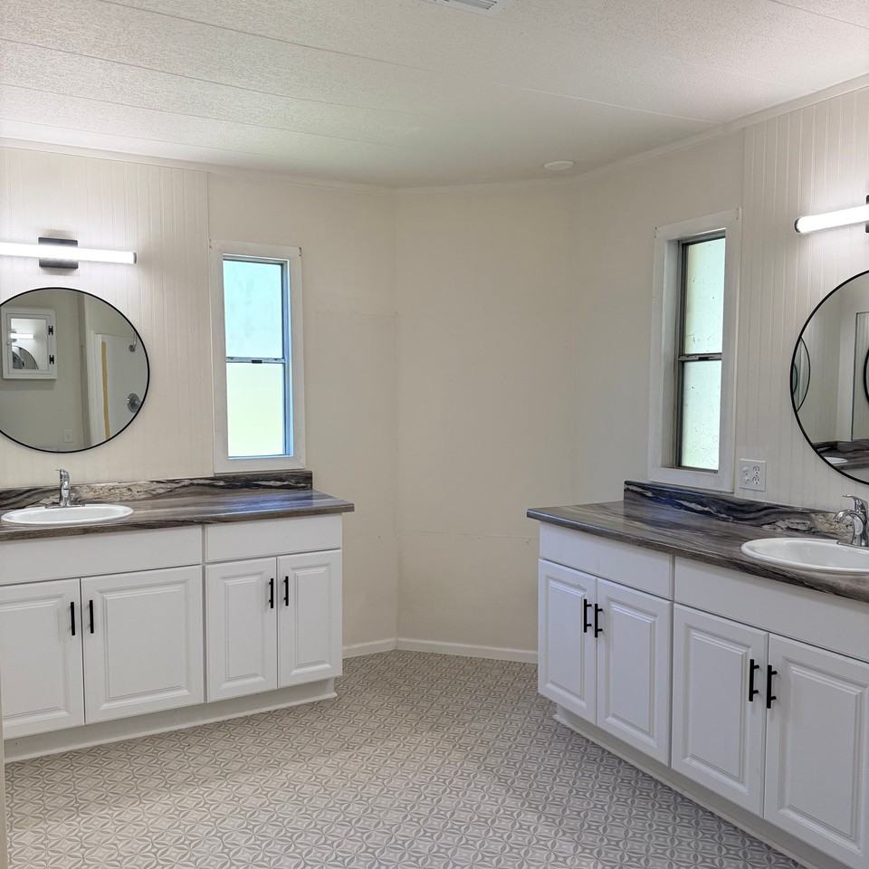 1970 Lonnon Rd - Photo 5 of 8