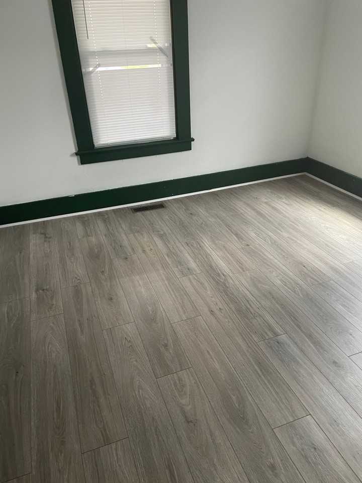 208 Watts Ave - Photo 2 of 6